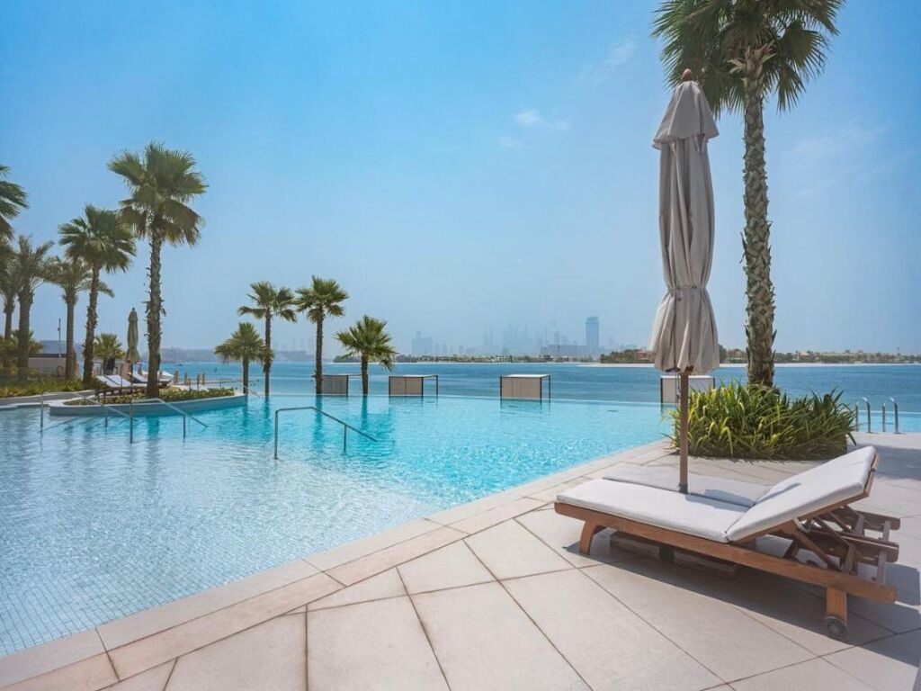 Luxurious 1BR Beachhouse | Sea Views - photo 1
