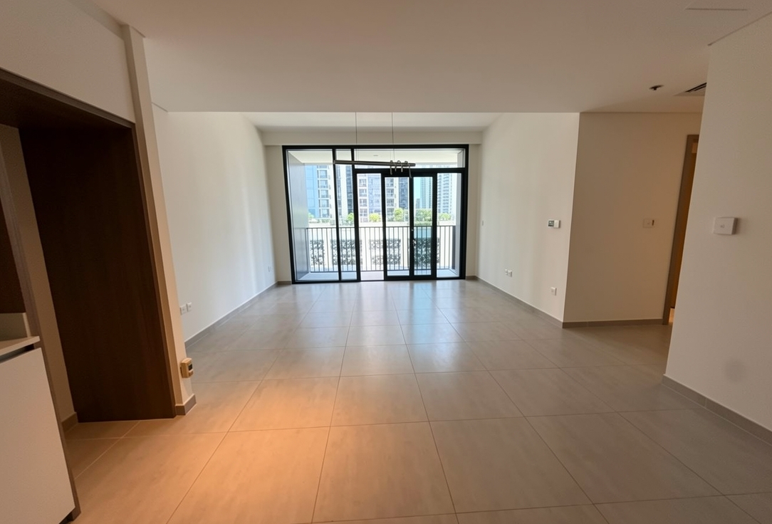 Spacious layout|Low Floor|Community View - photo 1