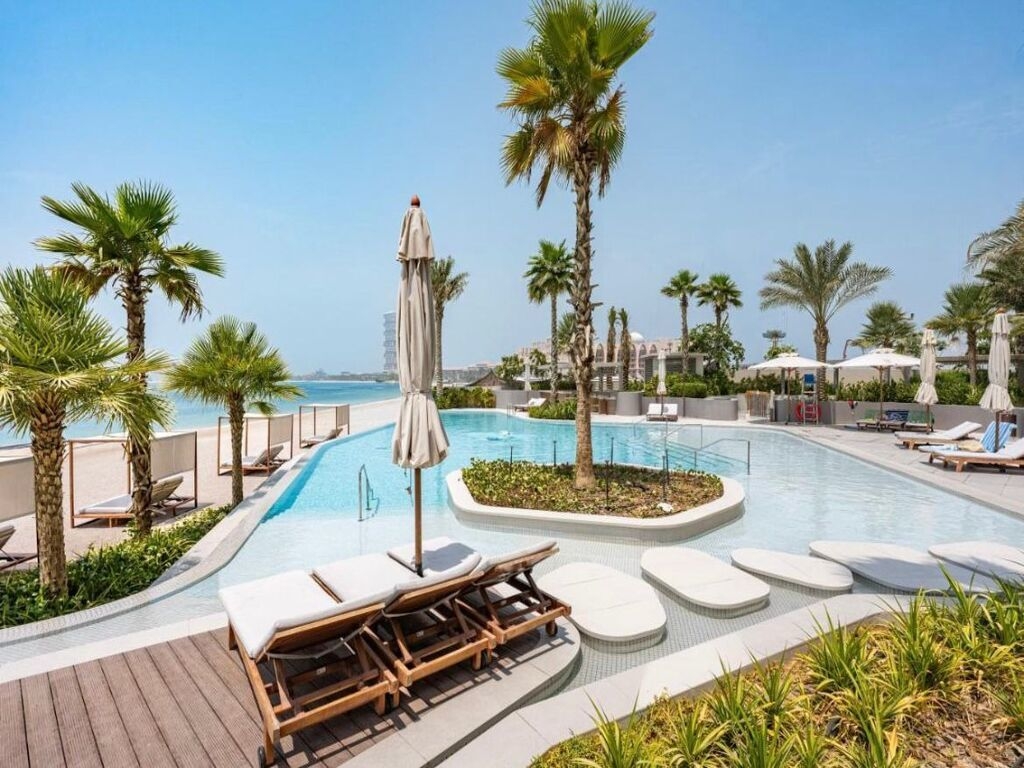 1BR Beachhouse | Fully Furnished | Sea Views - photo 1