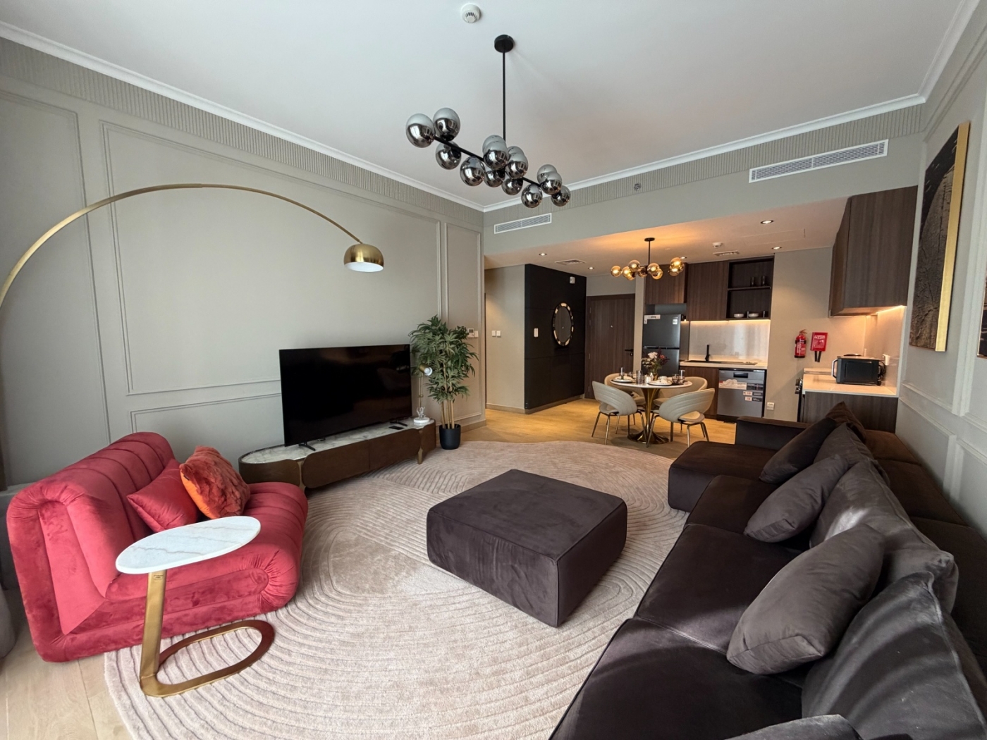 Fully Furnished | Luxury 1BR | Vacant Ready - photo 1